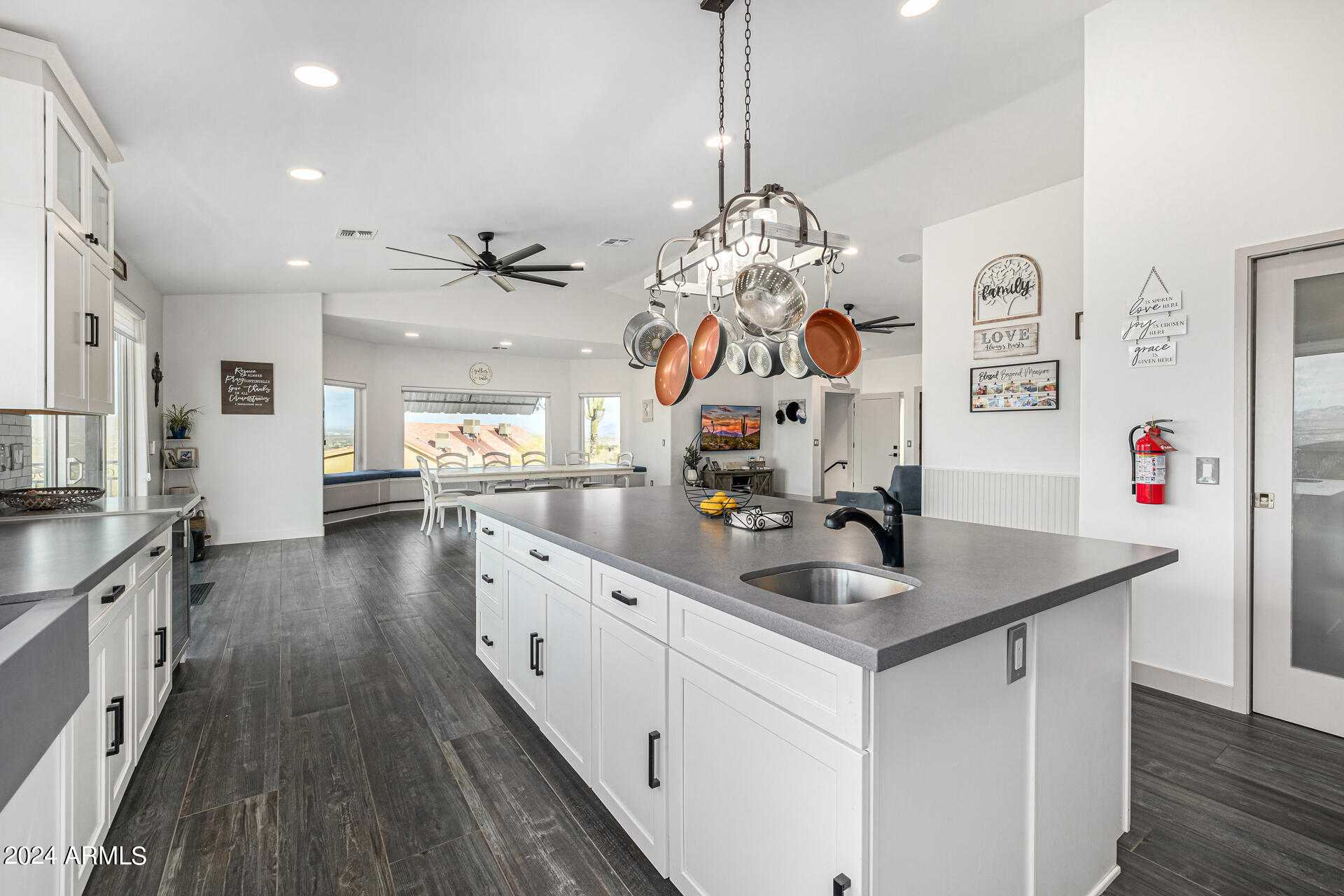 1829 West Cloud Road Phoenix, AZ 85086 - Photo 22 of 137 0051-26-Cloud