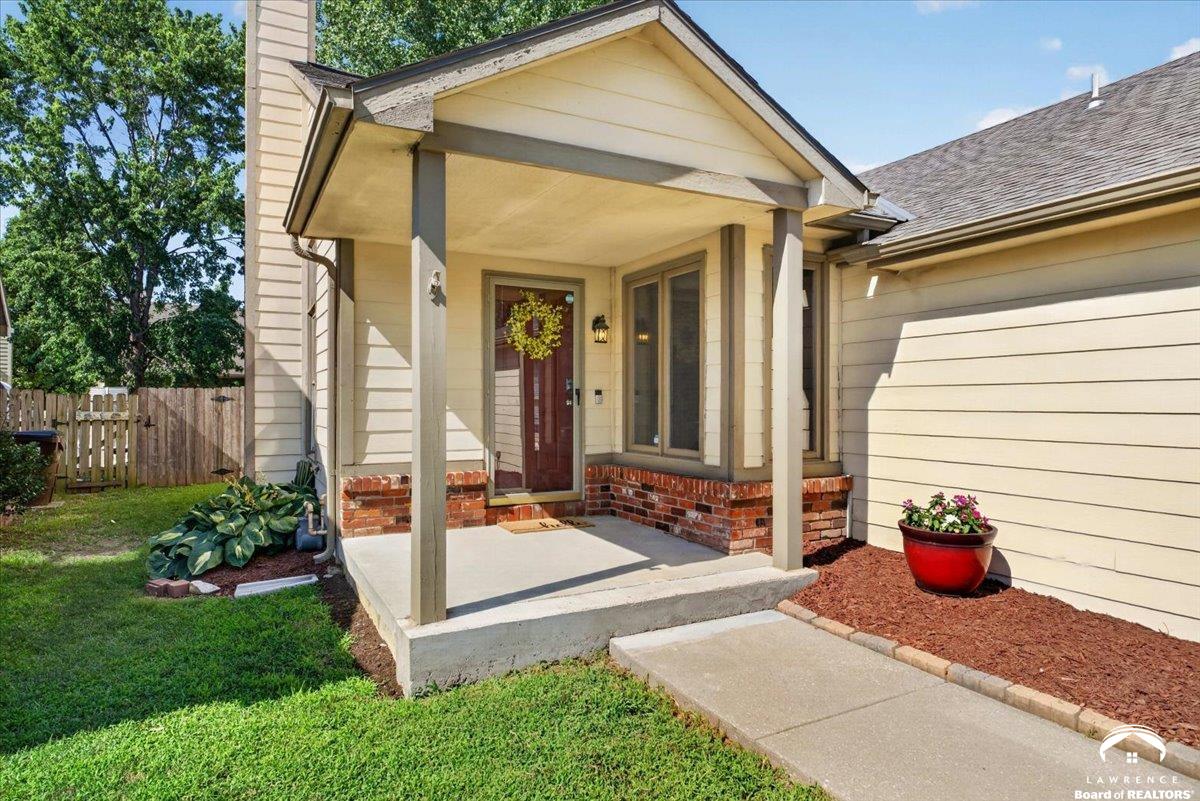 4714 Harvard Road Lawrence, KS 66049 - Photo 3 of 41