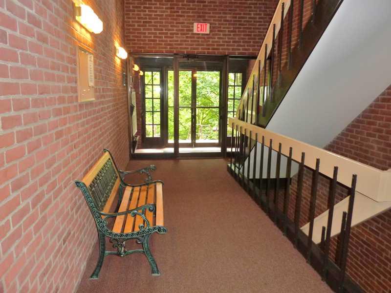 555 Sloop Road, Unit 9 Pittsburgh, PA 15237 - Photo 12 of 16 Lobby/Reception.
