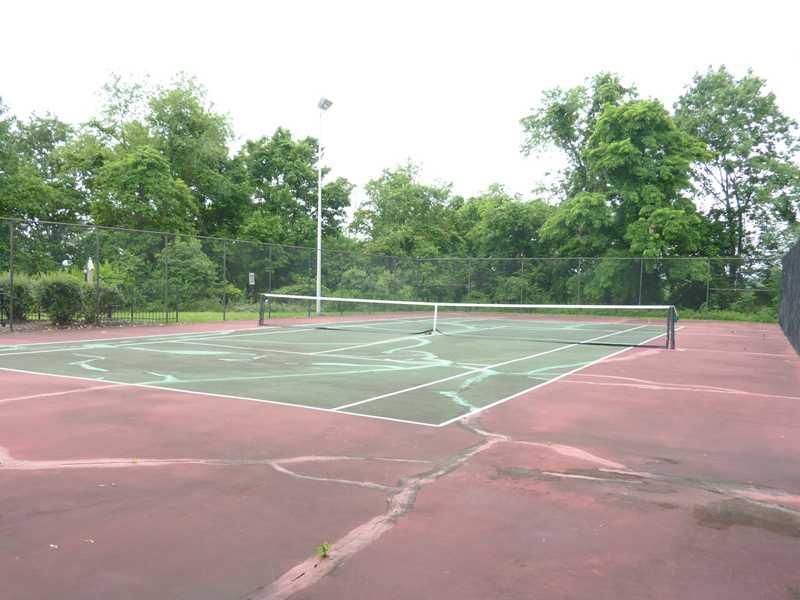 555 Sloop Road, Unit 9 Pittsburgh, PA 15237 - Photo 15 of 16 Tennis Court. Tennis court for residents