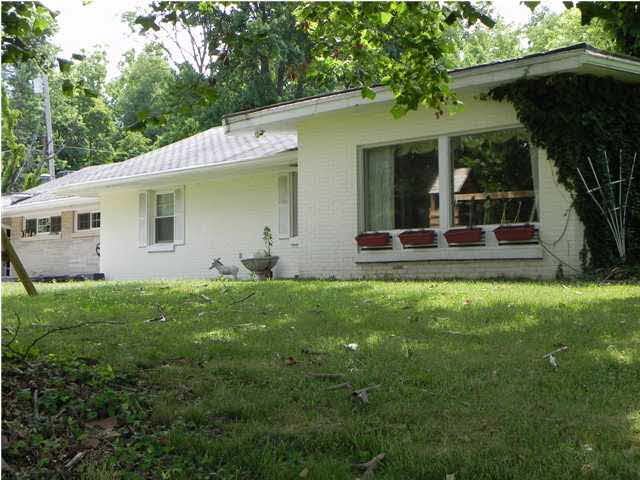 10000 Old State Road Evansville, IN 47711 - Photo 2 of 24 Gallery Image 2