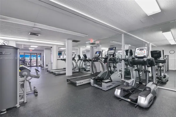$2,000 | 1985 South Ocean Drive, Unit 10A, Hallandale Beach, FL 33009