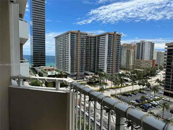 $2,000 | 1985 South Ocean Drive, Unit 10A, Hallandale Beach, FL 33009