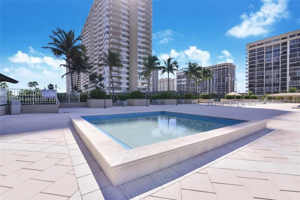 $2,000 | 1985 South Ocean Drive, Unit 10A, Hallandale Beach, FL 33009