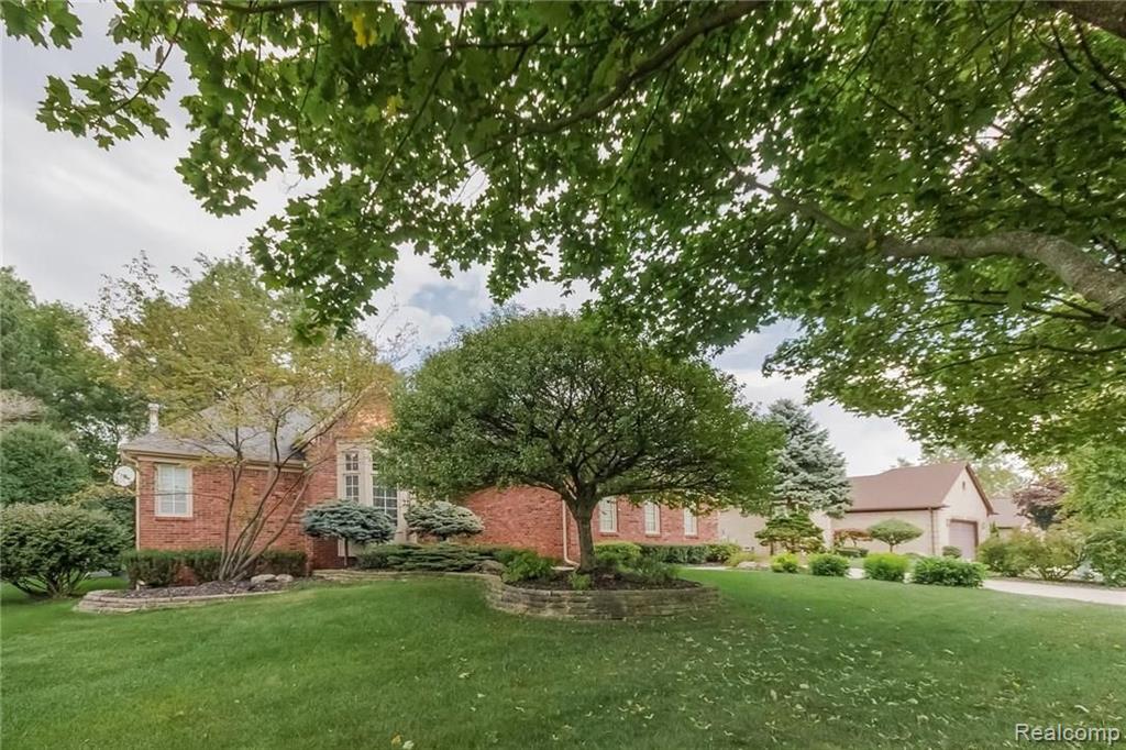 2178 Reagan Drive Rochester Hills, MI 48309 - Photo 3 of 44