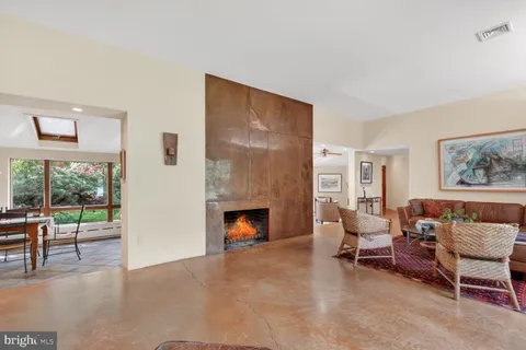 $2,000,000 | 3439 Malbrook Drive, Falls Church, VA 22044