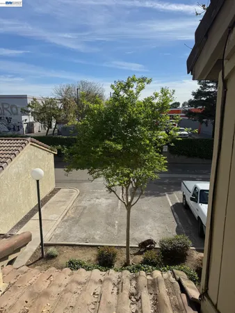 $299,999 | 2116 Mt Vernon Drive, Unit C, Modesto, CA 95350