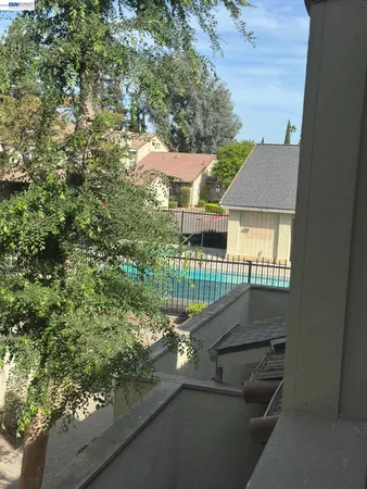 $299,999 | 2116 Mt Vernon Drive, Unit C, Modesto, CA 95350