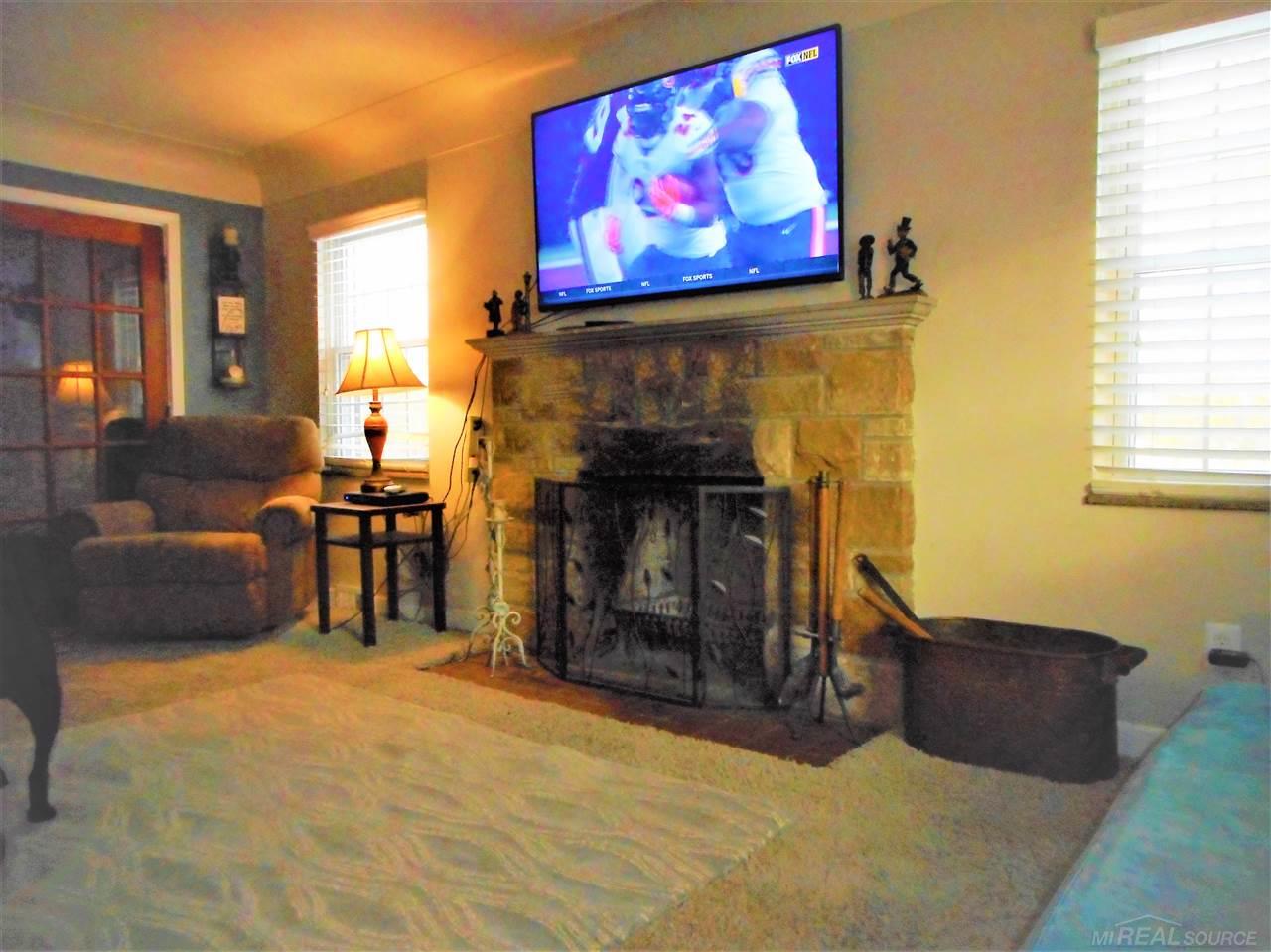 4590 Lakeshore Road Lexington, MI 48450 - Photo 6 of 30 31367670-5.JPG