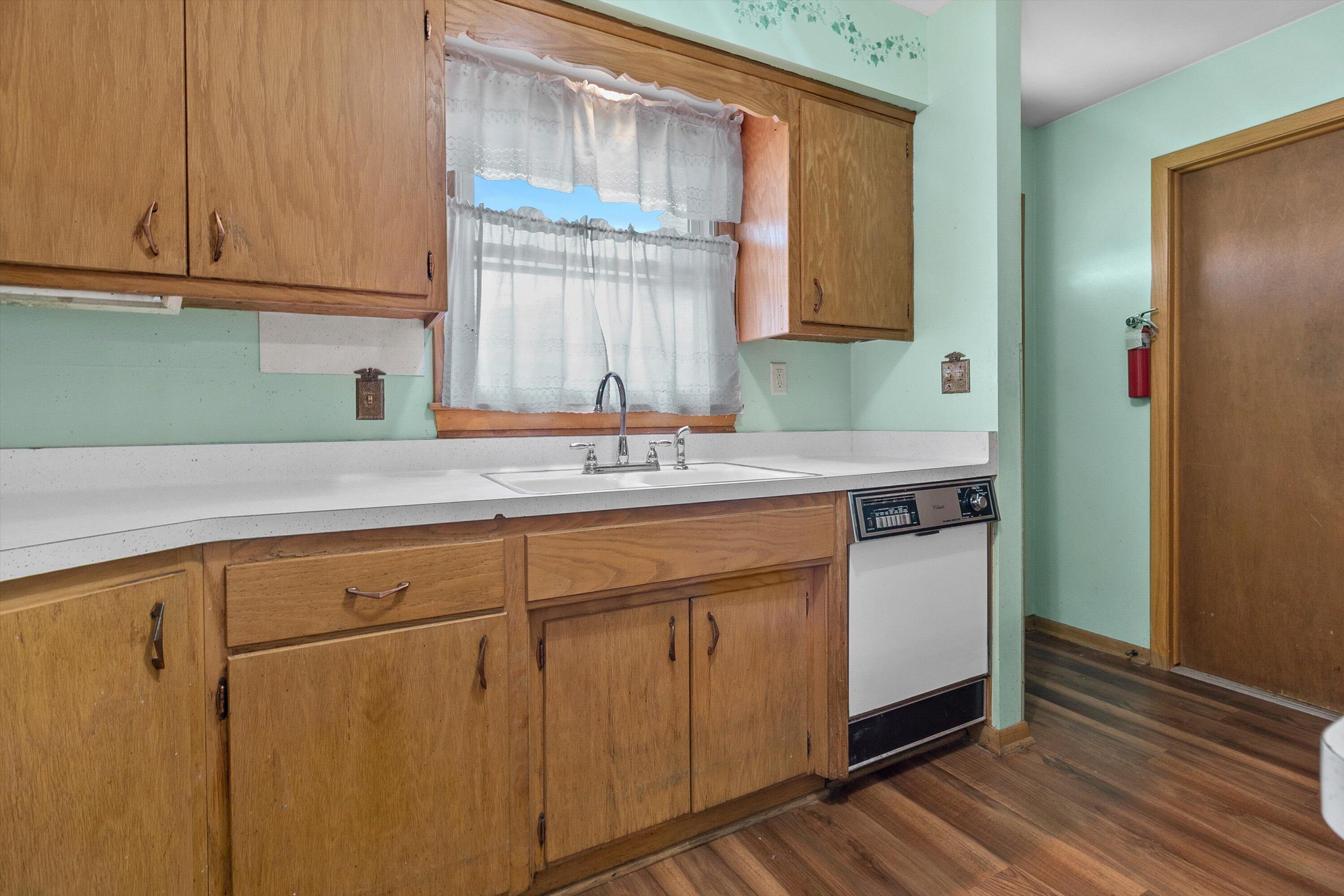 1545 Ostergaard Avenue Racine, WI 53406 - Photo 8 of 26 05-E6A7760