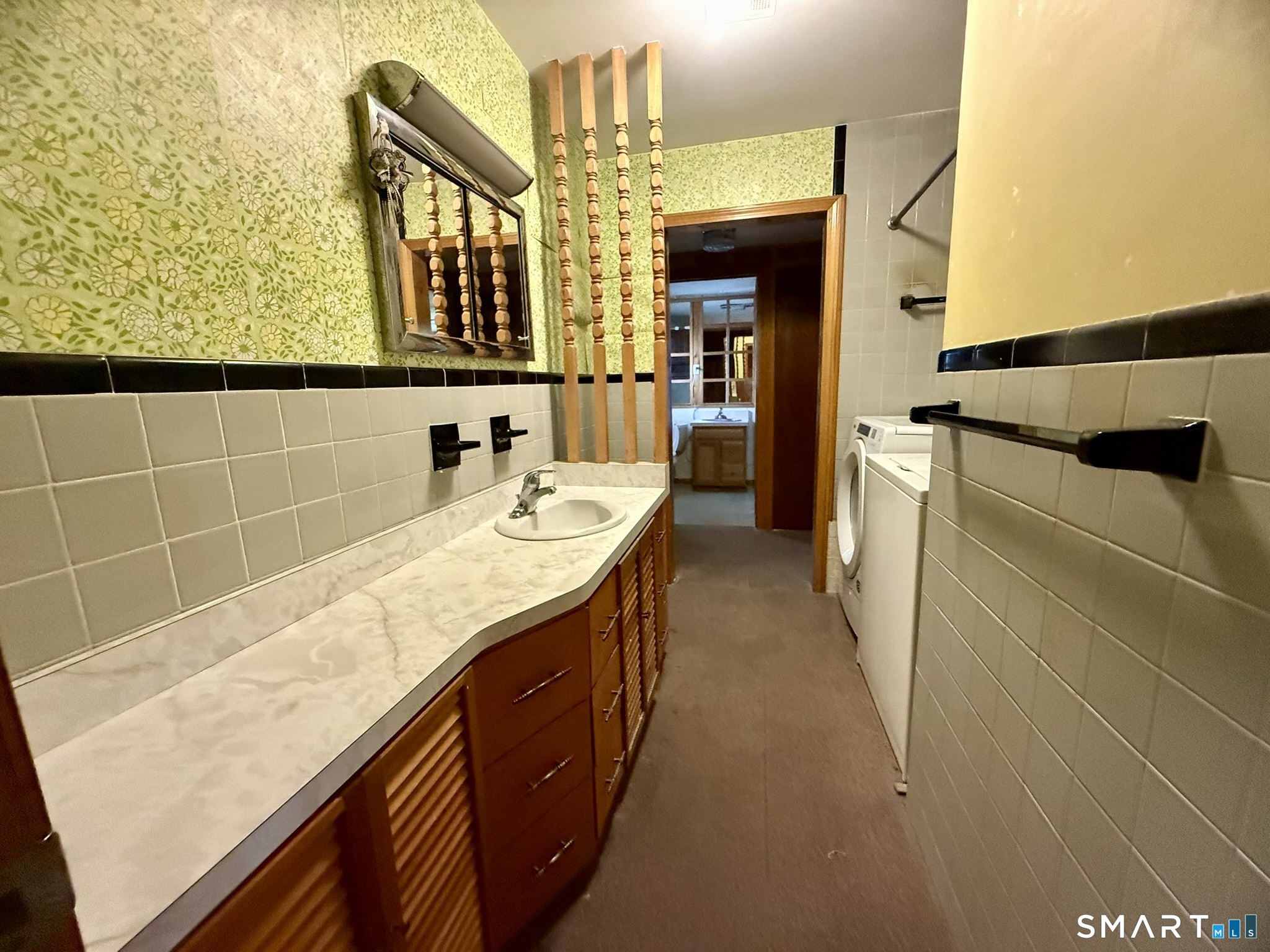 403 Woodtick Road Waterbury, CT 06705 - Photo 12 of 23
