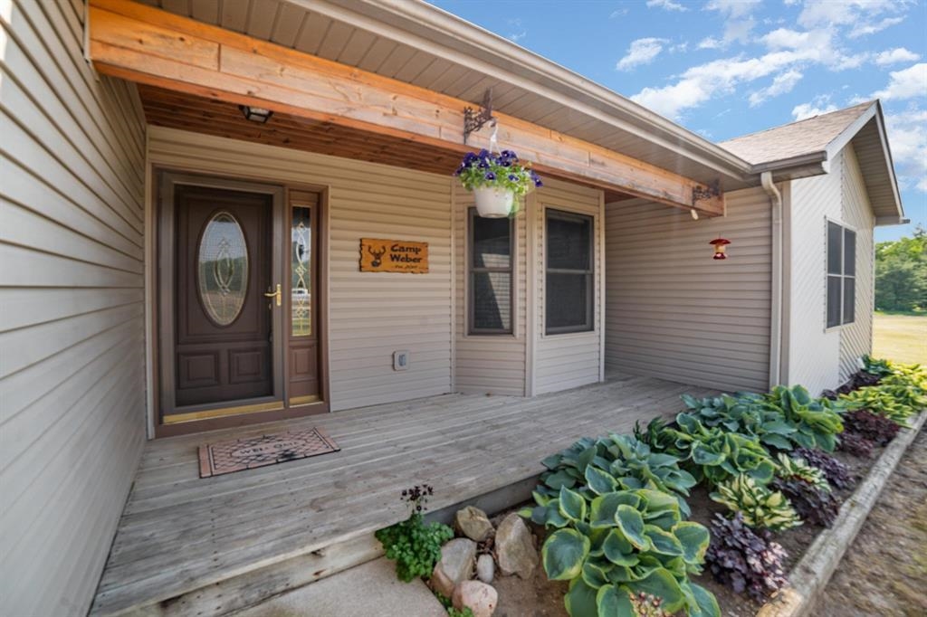 2685 Sugar River Road Gladwin, MI 48624 - Photo 10 of 48