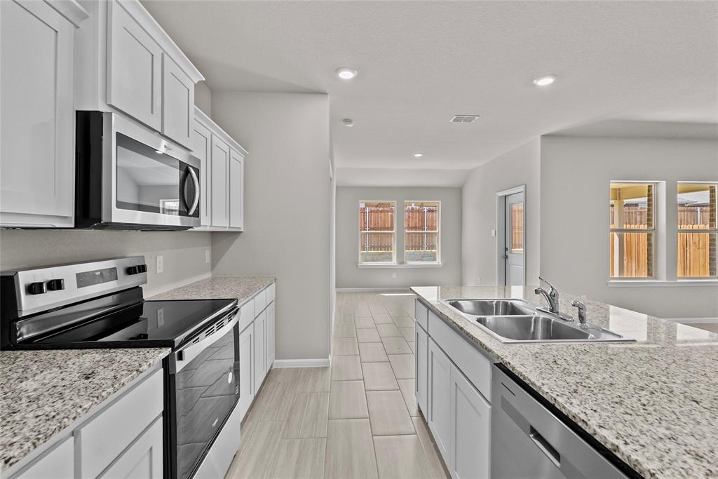 529 Marsh Street Cleburne, TX 76033 - Photo 15 of 29
