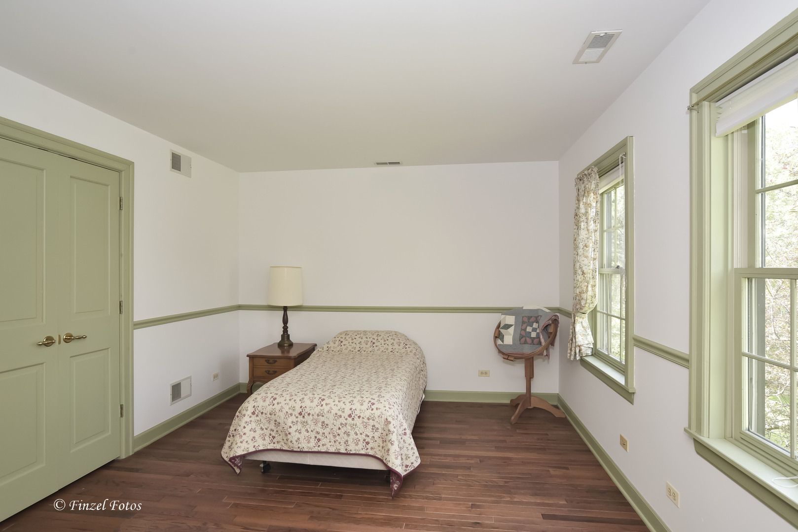 3816 Deep Cut Road Woodstock, IL 60098 - Photo 20 of 32 a living room with furniture and a window