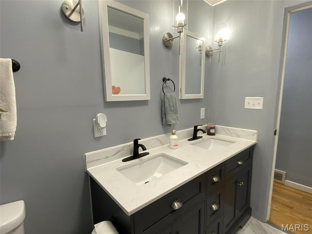 22 St George Drive Belleville, IL 62221 - Photo 13 of 65