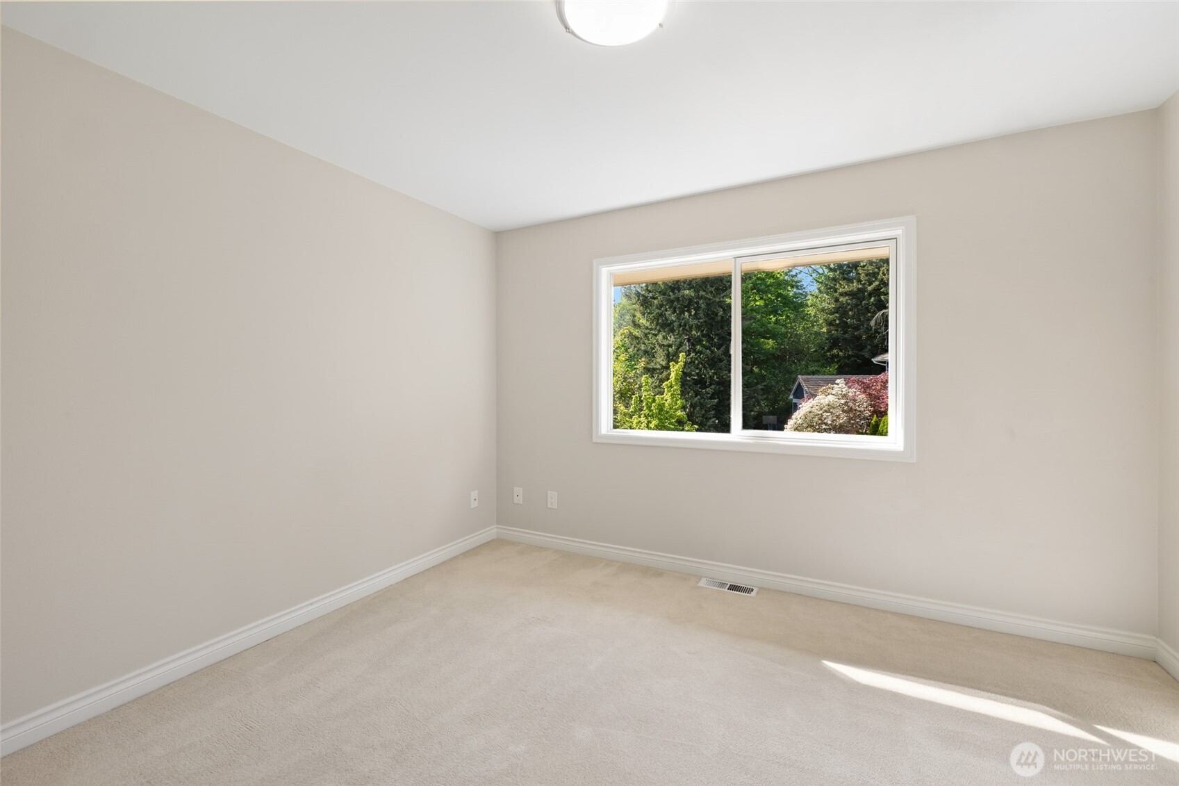 8144 West Mercer Way Mercer Island, WA 98040 - Photo 26 of 40