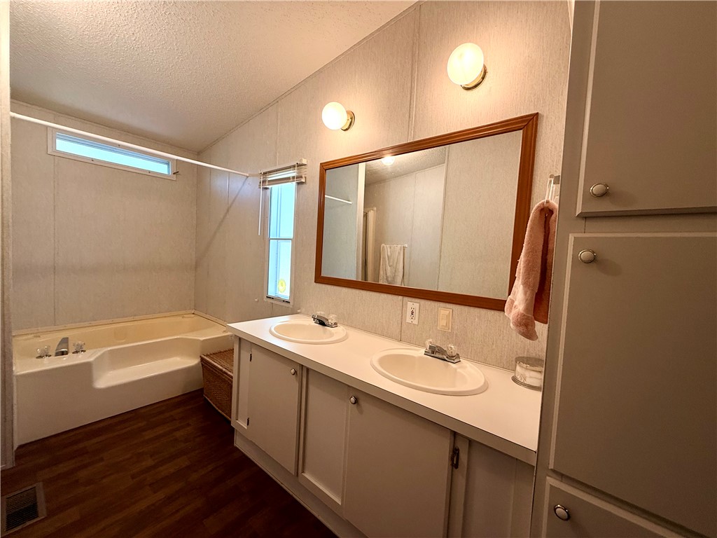 213 Bonner Road Mountain Rest, SC 29664 - Photo 13 of 37