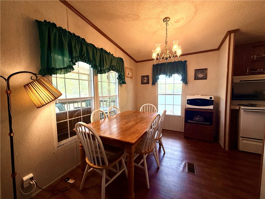 213 Bonner Road Mountain Rest, SC 29664 - Photo 7 of 37