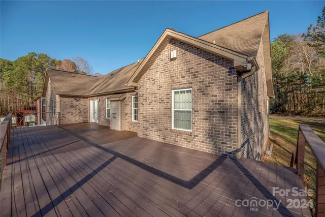 $750,000 | 1350 Kensington Circle, Newton, NC 28658