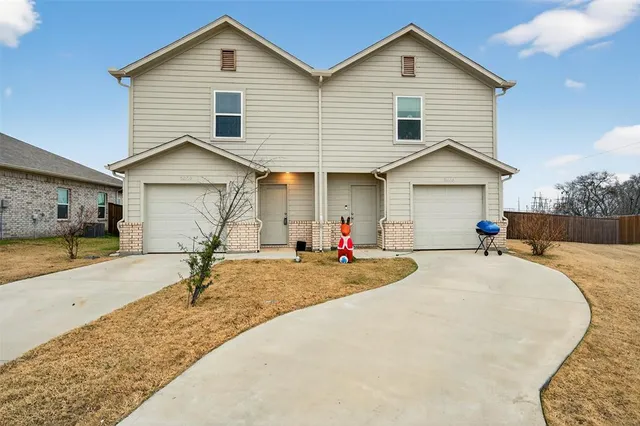 $1,525 | 2809 Peony Drive, Sherman, TX 75092