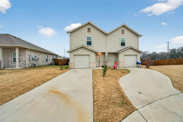 $1,525 | 2809 Peony Drive, Sherman, TX 75092