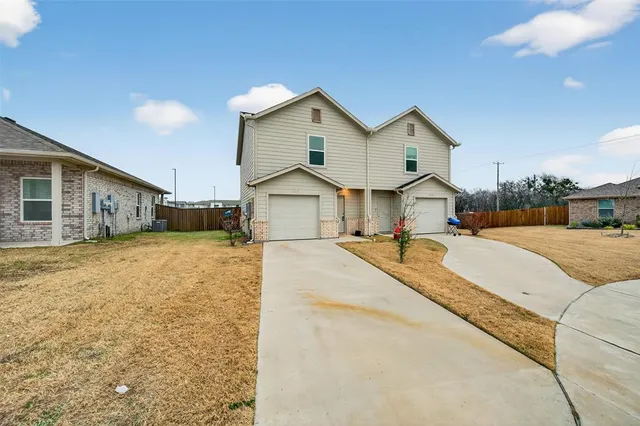 $1,525 | 2809 Peony Drive, Sherman, TX 75092