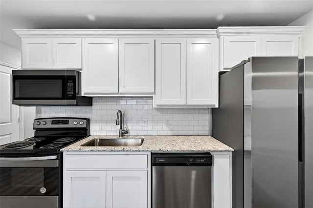 $1,525 | 2809 Peony Drive, Sherman, TX 75092