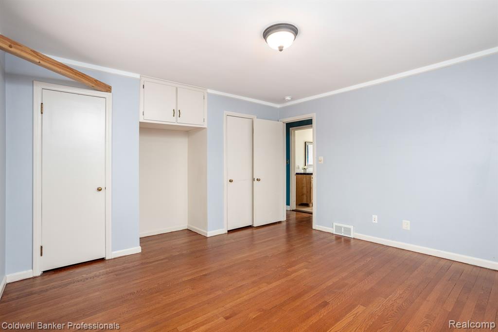 1485 Fairholme Road Grosse Pointe Woods, MI 48236 - Photo 17 of 40