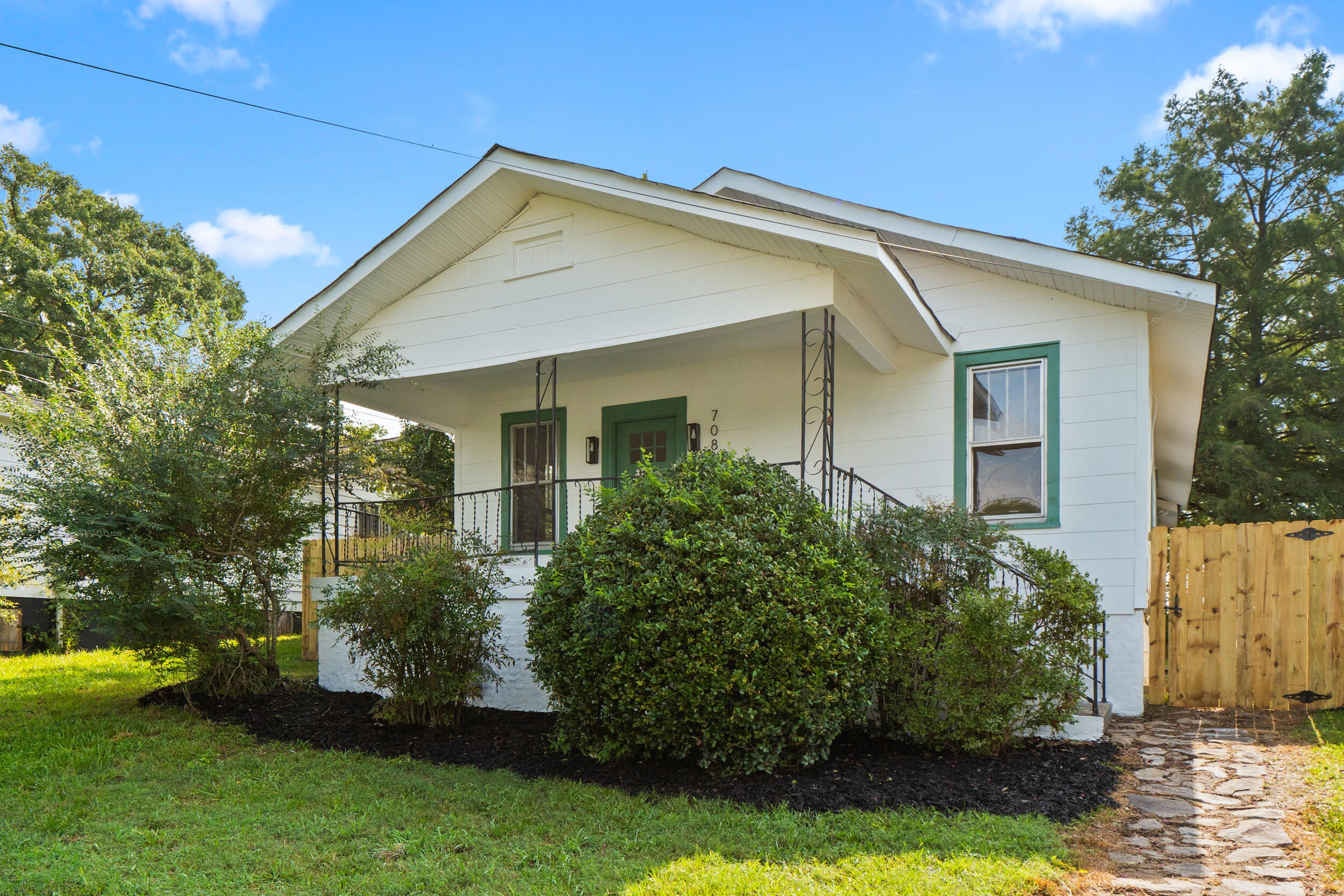 708 Gillespie Road Chattanooga, TN 37411 - Photo 1 of 25 dsc04928