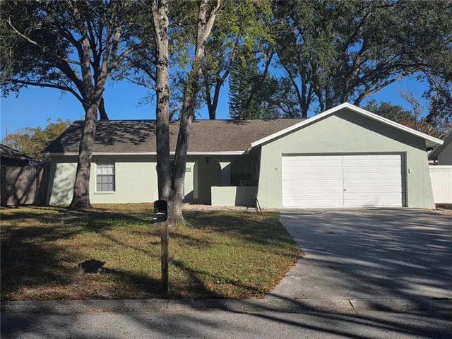$2,495 | 7604 North Sanibel Circle, Temple Terrace, FL 33637
