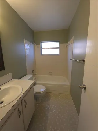 $2,250 | 7604 North Sanibel Circle, Temple Terrace, FL 33637