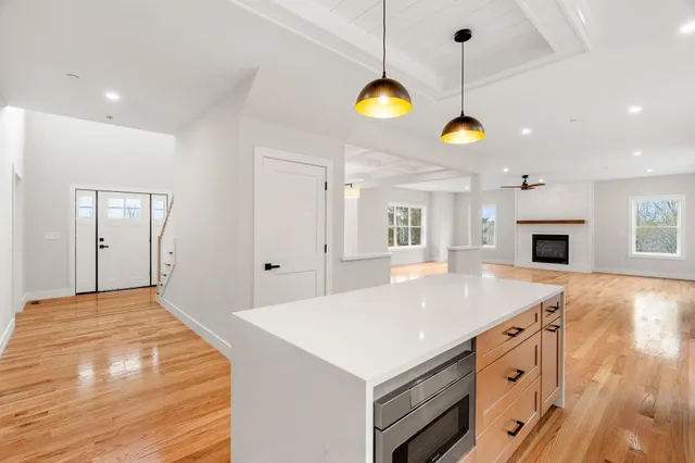 $1,195,000 | 80.5 English Range Road, Derry, NH 03038