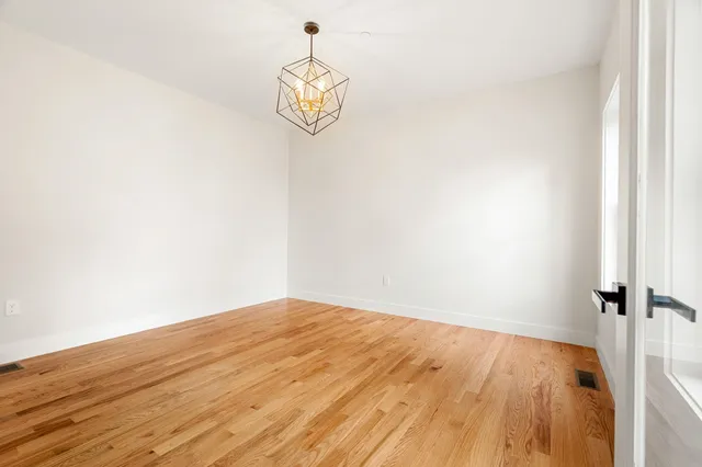 $1,195,000 | 80.5 English Range Road, Derry, NH 03038