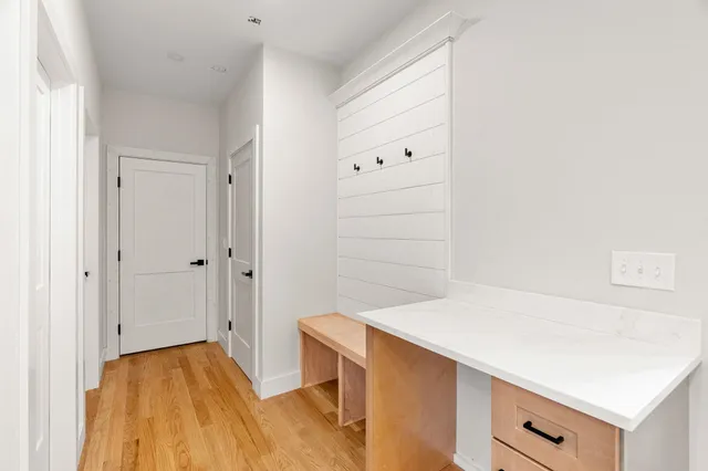 $1,195,000 | 80.5 English Range Road, Derry, NH 03038