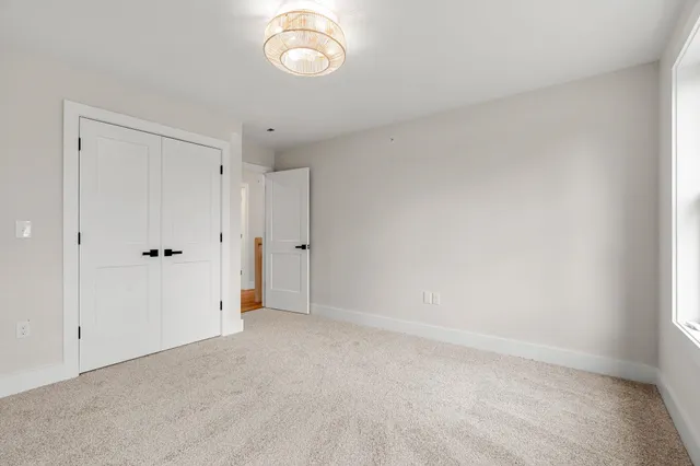 $1,195,000 | 80.5 English Range Road, Derry, NH 03038