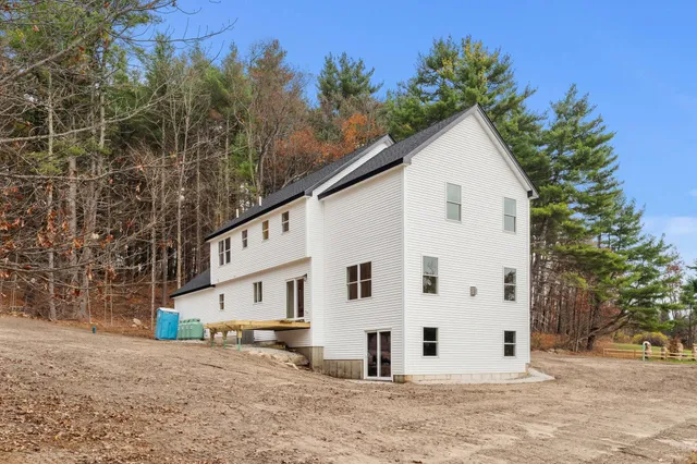 $1,195,000 | 80.5 English Range Road, Derry, NH 03038