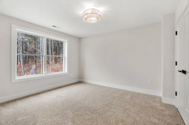 $1,195,000 | 80.5 English Range Road, Derry, NH 03038