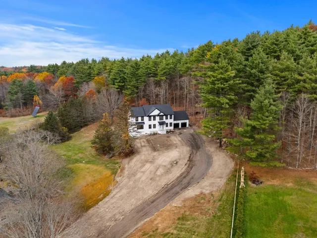 $1,195,000 | 80.5 English Range Road, Derry, NH 03038