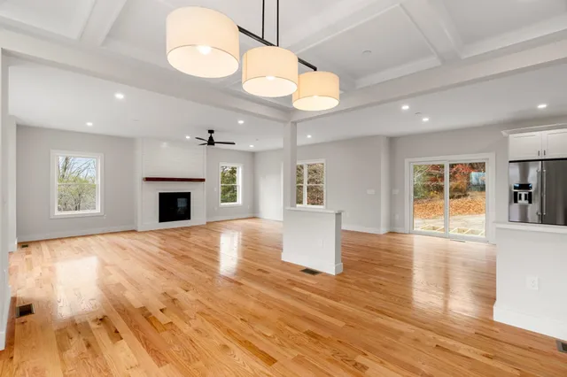 $1,195,000 | 80.5 English Range Road, Derry, NH 03038