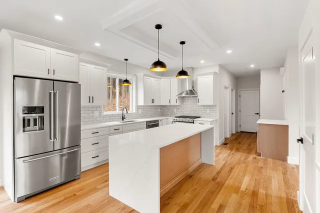 $1,195,000 | 80.5 English Range Road, Derry, NH 03038