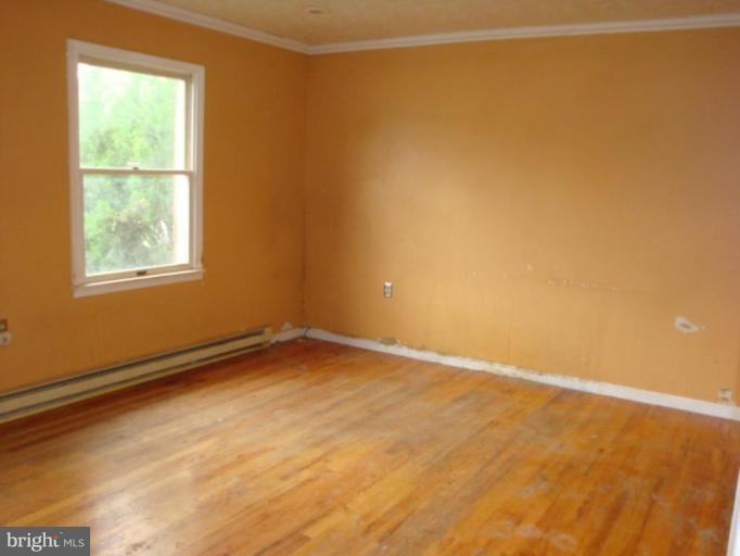134 Double Church Road Stephens City, VA 22655 - Photo 3 of 10 Living Room