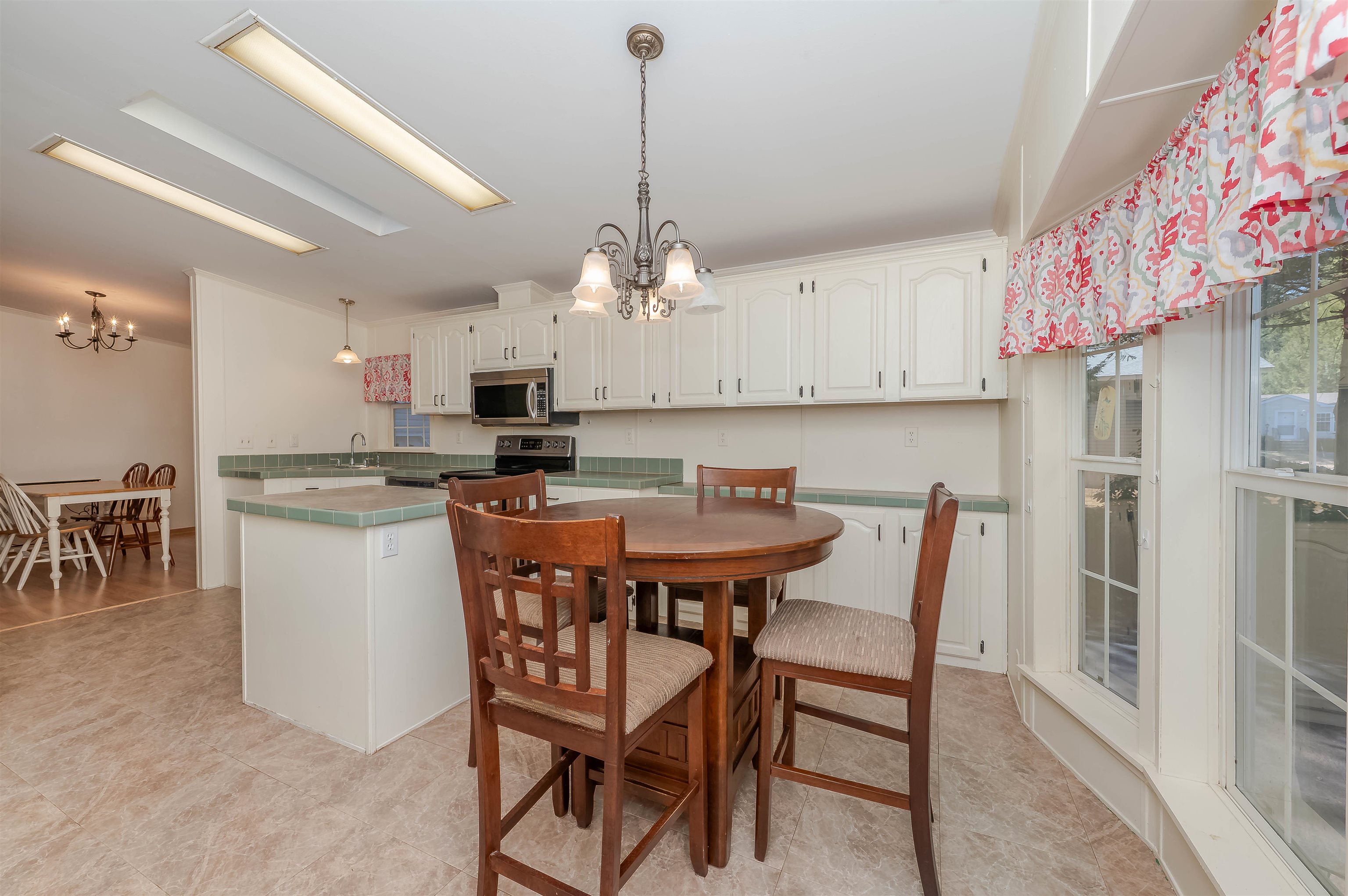 52 Murray Drive Rochester, NH 03868 - Photo 13 of 38