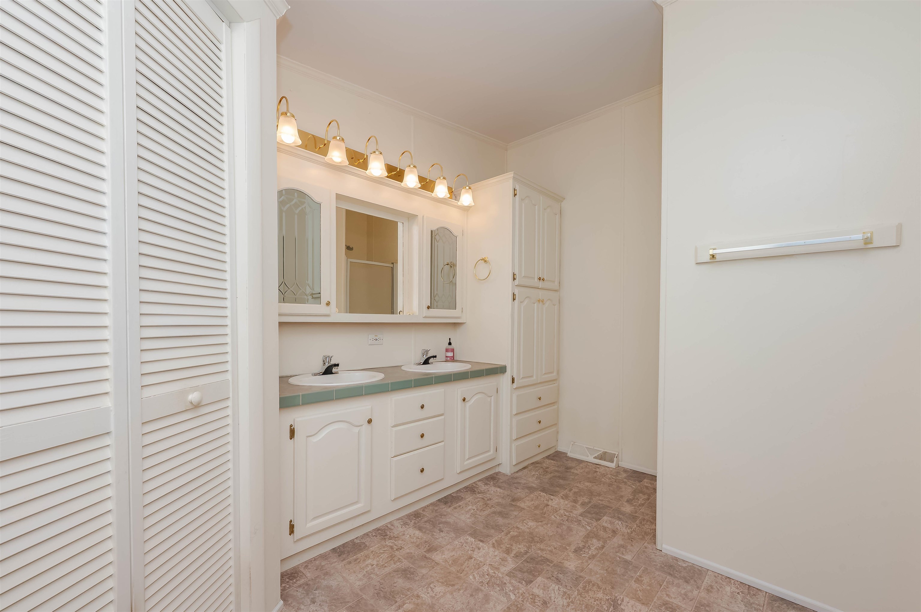 52 Murray Drive Rochester, NH 03868 - Photo 25 of 38