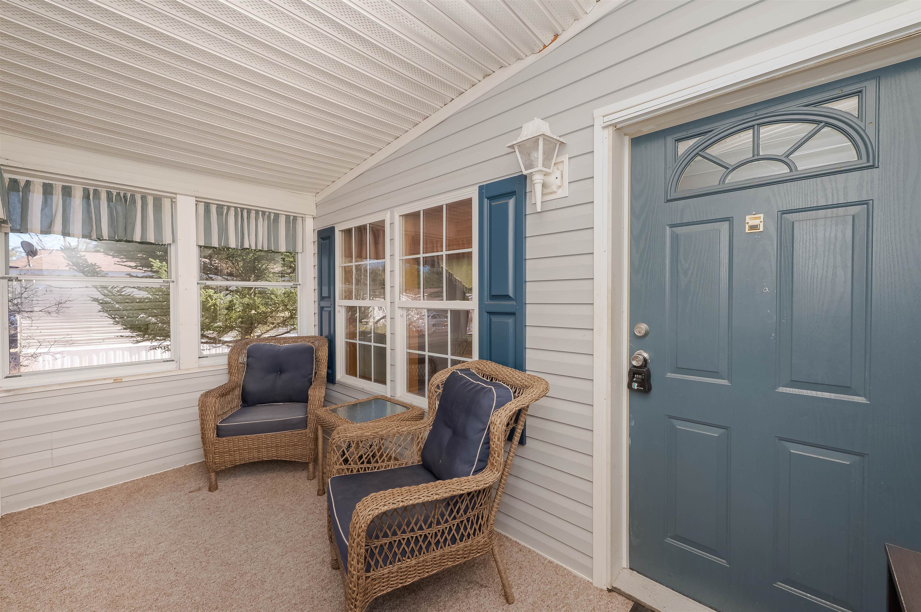 52 Murray Drive Rochester, NH 03868 - Photo 3 of 38