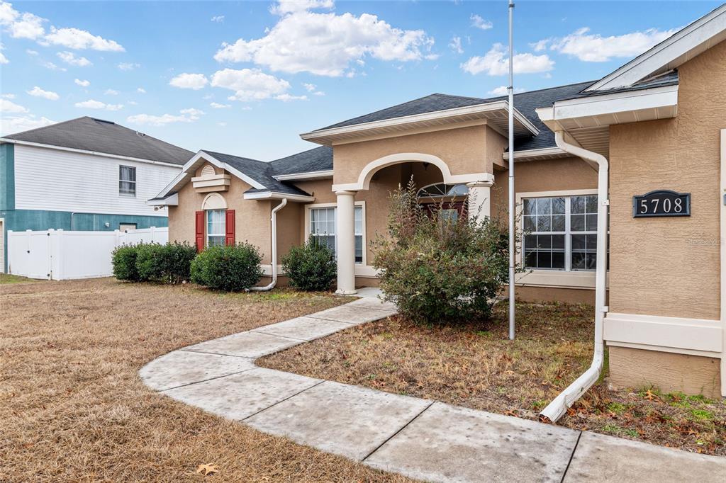 5708 Southwest 116th Pl Road Ocala, FL 34476 - Photo 3 of 58