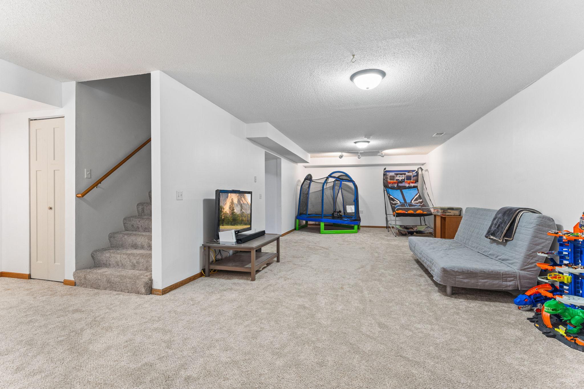 1132 Falls Circle Chaska, MN 55318 - Photo 25 of 32