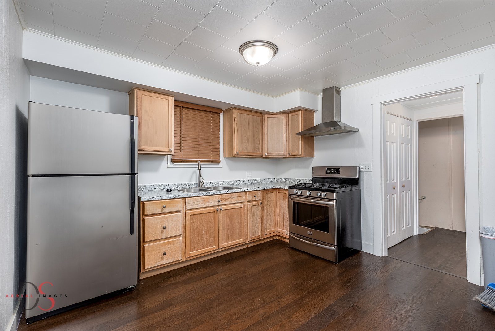 305 Thompson Street Ottawa, IL 61350 - Photo 2 of 15