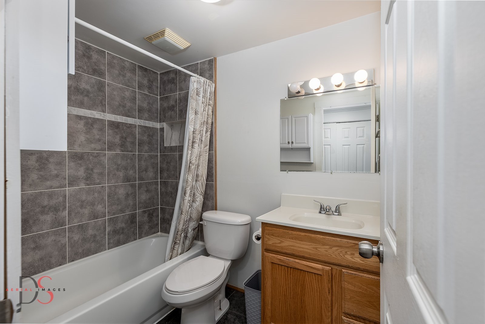 305 Thompson Street Ottawa, IL 61350 - Photo 7 of 15