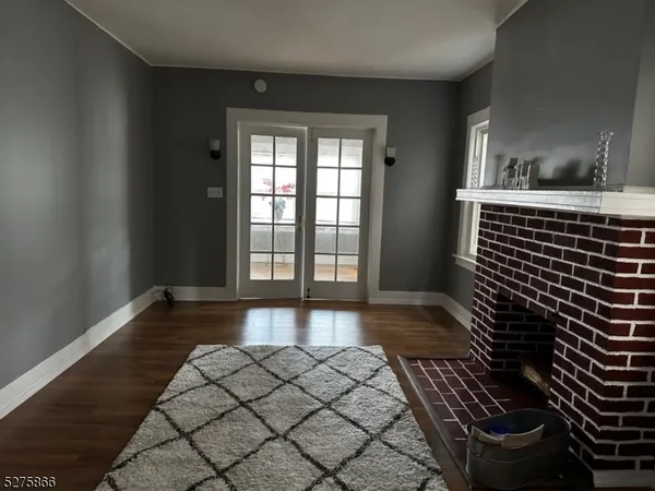 $2,900 | 46 Elmwood Avenue, Unit 1, Montclair, NJ 07042