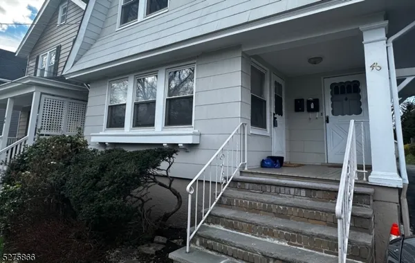 $2,900 | 46 Elmwood Avenue, Unit 1, Montclair, NJ 07042